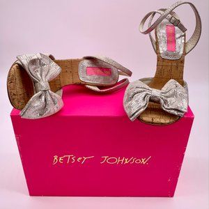 BETSEY JOHNSON Fran Heel Silver & Cork Sandal Sz6